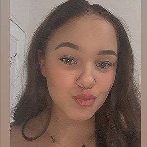 Meet your Posher, Ellie